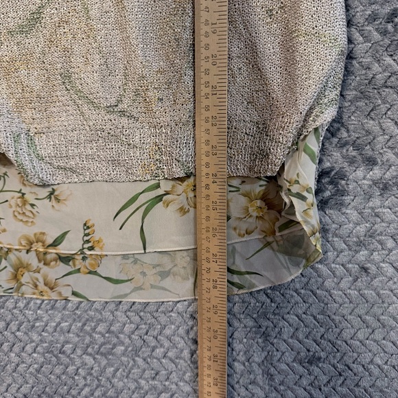 Sioni Flower Lightweight Layered Sweater size medium - Picture 11 of 13